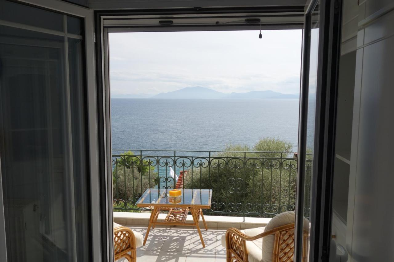 Beach Front House With View Marathos  Exterior foto
